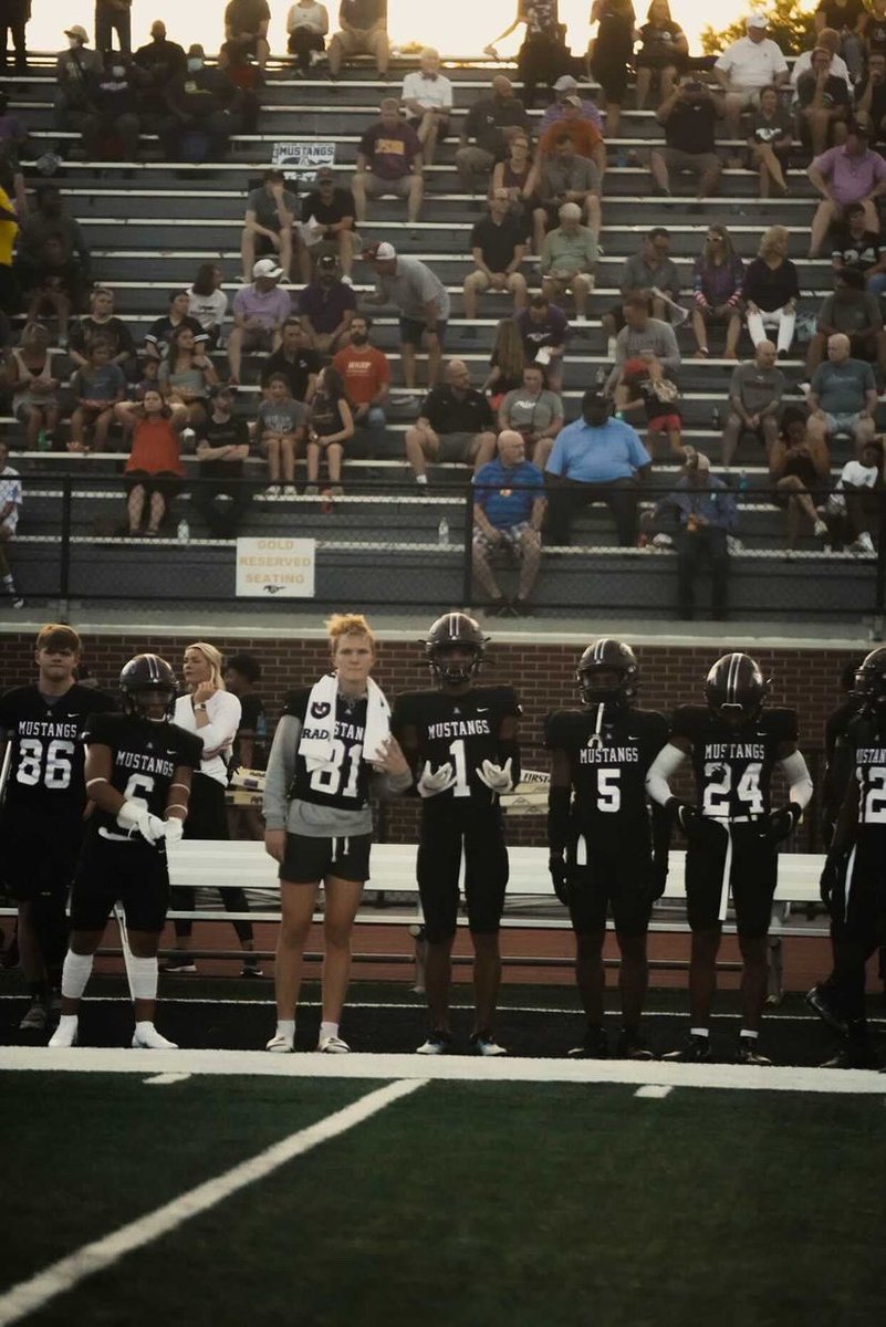 kalebbeasley's tweet photo. 4 more days #recruitlipscomb https://t.co/aKv6aHbtbz
