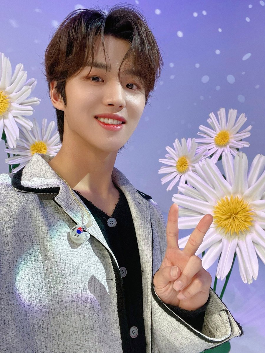 PortalHongseok's tweet photo. 220428 • Twitter
"Hongseok escolheu um #PLAY_M especialmente pada os Universe, como foi?🎼 Vamos ficar juntos pelas próximas primaveras 🌼 ainda por vir, Universe 💜"
#PENTAGON #펜타곤
#HONGSEOK #홍석
@CUBE_PTG https://t.co/PqslzYJf3U