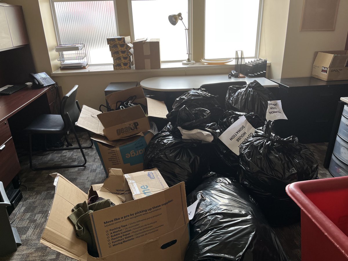 Thank you ⁦<a href="/Eagles/">Philadelphia Eagles</a>⁩ for donating so much clothing to ⁦<a href="/CovenantHousePA/">Covenant House PA</a>⁩ that is going to young adults experiencing homelessness in and around Philadelphia.