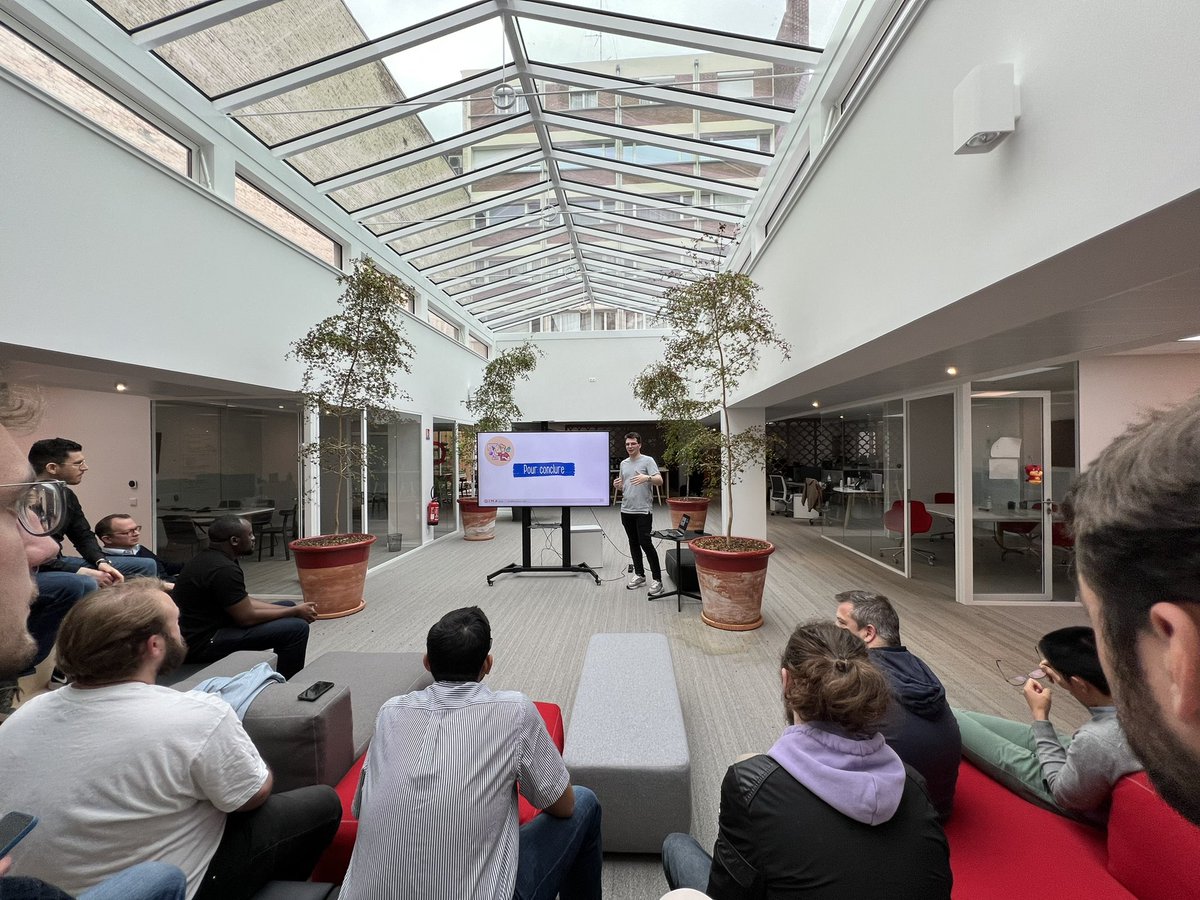 Deuxième soirée afterwork 📣 dans les bureaux lillois de <a href="/qimaone/">QIMAone</a>🕵️‍♂️

On parle #NoCode #LowCode avec Simon Lemaitre  <a href="/CodeLupin/">Code Lupin</a> 👌

Je retiens: « on a des supers développeurs chez QIMA » #onrecrute

🧰 <a href="/airtable/">Airtable</a> <a href="/webflow/">Webflow</a>
🧰 <a href="/bubble/">Bubble</a> @parabolahq
📍<a href="/qimagroup/">QIMA</a>