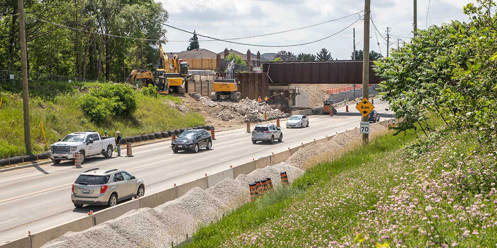 YorkRegionGovt's tweet photo. Spring has sprung and the sun is shining ☀️ It's that time of year again when construction work ramps up on Regional roads 🚧. We're here to help you along the way - visit https://t.co/vhAyDXXXU9 to stay informed of current and upcoming Regional road improvement projects #MoveYR https://t.co/AMtLGA7jLG