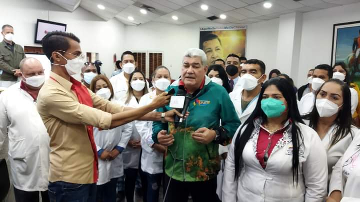 MSVApure's tweet photo. Reunión del estado mayor de salud dirigida por el gob @eduardopiate2 en la que se tocaron temas para  seguir impulsando el sistema público de salud en el estado dónde instituciones,pueblo y gobierno debemos trabajar para el bienestar integral de la población
#DesplieguePorLluvias https://t.co/TydiQuqu57
