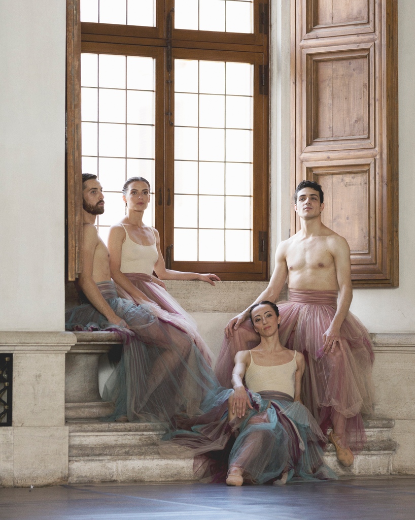 Dior's tweet photo. Costumed by Maria Grazia Chiuri, and starring Eleonora Abbagnato, Friedemann Vogel and Teatro dell'Opera di Roma dancers, 'Nuit Romaine' bows on our YouTube channel https://t.co/gPYRZdXN1U for #InternationalDanceDay tomorrow, April 29, at 3pm CET.
© Valentin Hennequin https://t.co/pMMrnJJF63