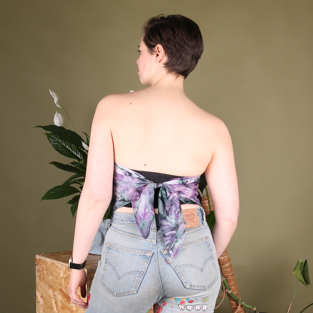 MackandRose's tweet photo. **Just Dropped** Vintage headscarf tops are now online for £5 for 1 and £12 for 3. They're such a versitile top that can be worn in many differnt ways. This simple tie is my favourite but I'll be posting some different ways shortly as well as a how to over on Tiktok... https://t.co/q8zk2qPR7M