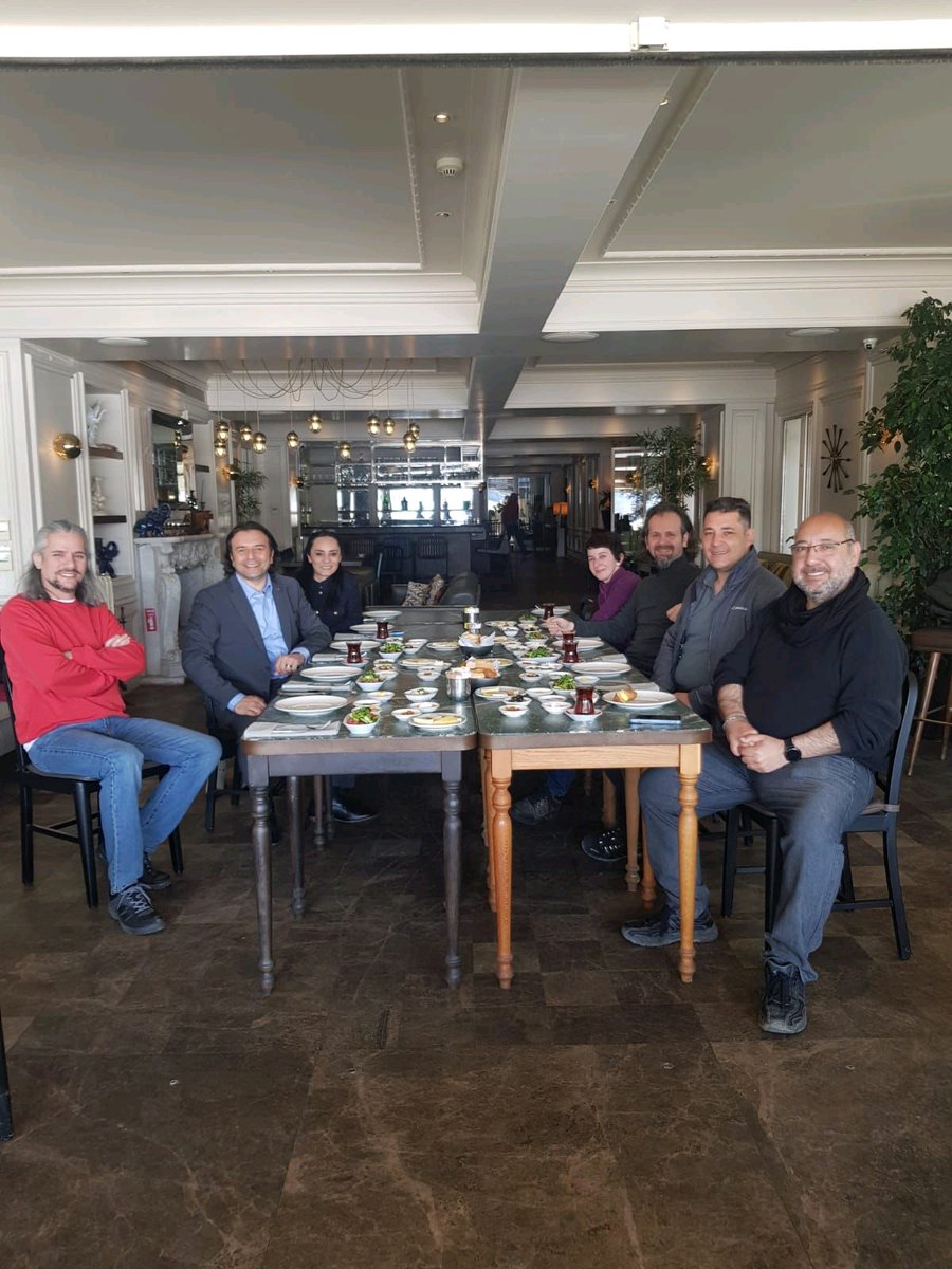 XrMasters's tweet photo. XR Masters CEO’su ve Open AR Cloud Derneği Test Bed Koordinatörü Ali C. Hantal Türkiye ziyaretinde teknoloji basınıyla bir araya geldi.
#openarcloud #xrmasters #metaverse #multiverse https://t.co/v98D0WpJFk