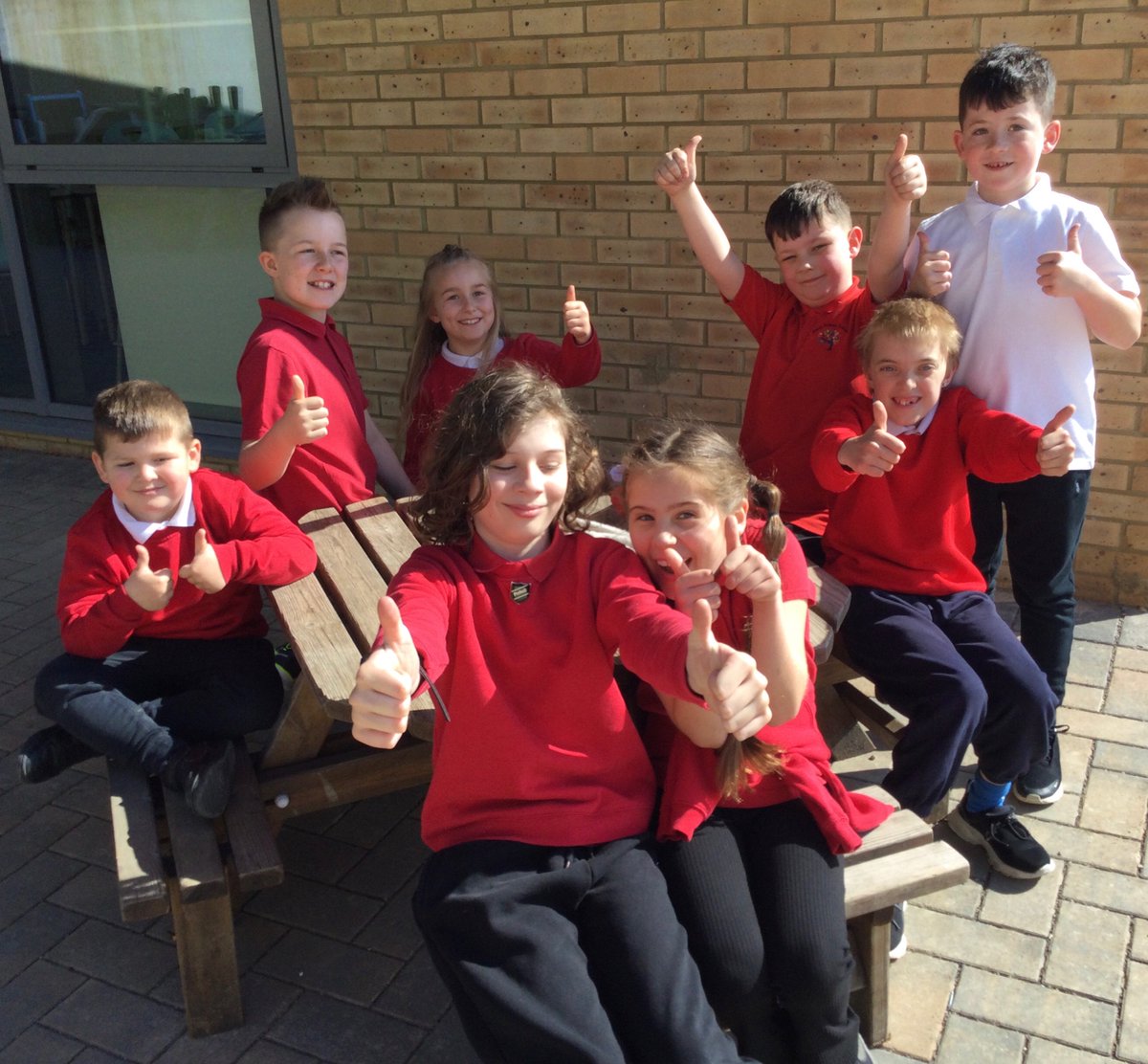 AbbeyPrim's tweet photo. Mrs Hanks’ class are loving our new school. We are enjoying learning inside and out and of course spending time with all of our friends! #TeamYr4 #outdoorlearning #AntsEyeView #BetterTogether #Smiles #NewSchool https://t.co/16beB3d8kA