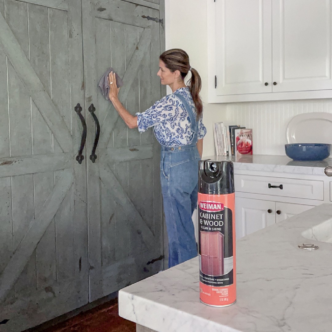 Say goodbye to dirt, dust, and grime with our #Weiman Cabinet &amp; Wood Clean &amp; Shine. Perfect for all finished wood surfaces including tables, chairs, antique wood furniture, cabinets, painted wood surfaces, and more. 
Shop Now: bit.ly/37E99Io
📸: @sanctuaryhomedecor