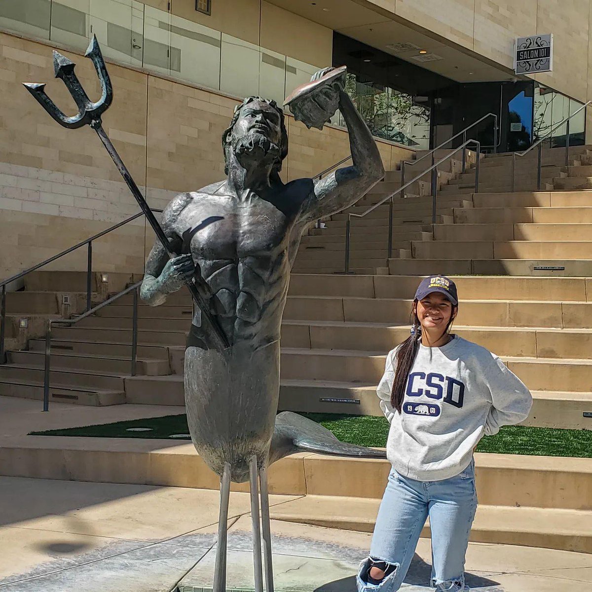 UCSanDiego's tweet photo. Class of 2026, don't forget to accept your offer to UC San Diego by May 1, 2022!
Click the βAccept Your Offerβ message in the Applicant Portal: https://t.co/9m25vLr36g
#FutureTriton #UCSD2026 #UCSDBound
PC: @alexx.lujann @wren.gully @juliamayrosen @ashtonnyoung https://t.co/SAUG5wyJb6