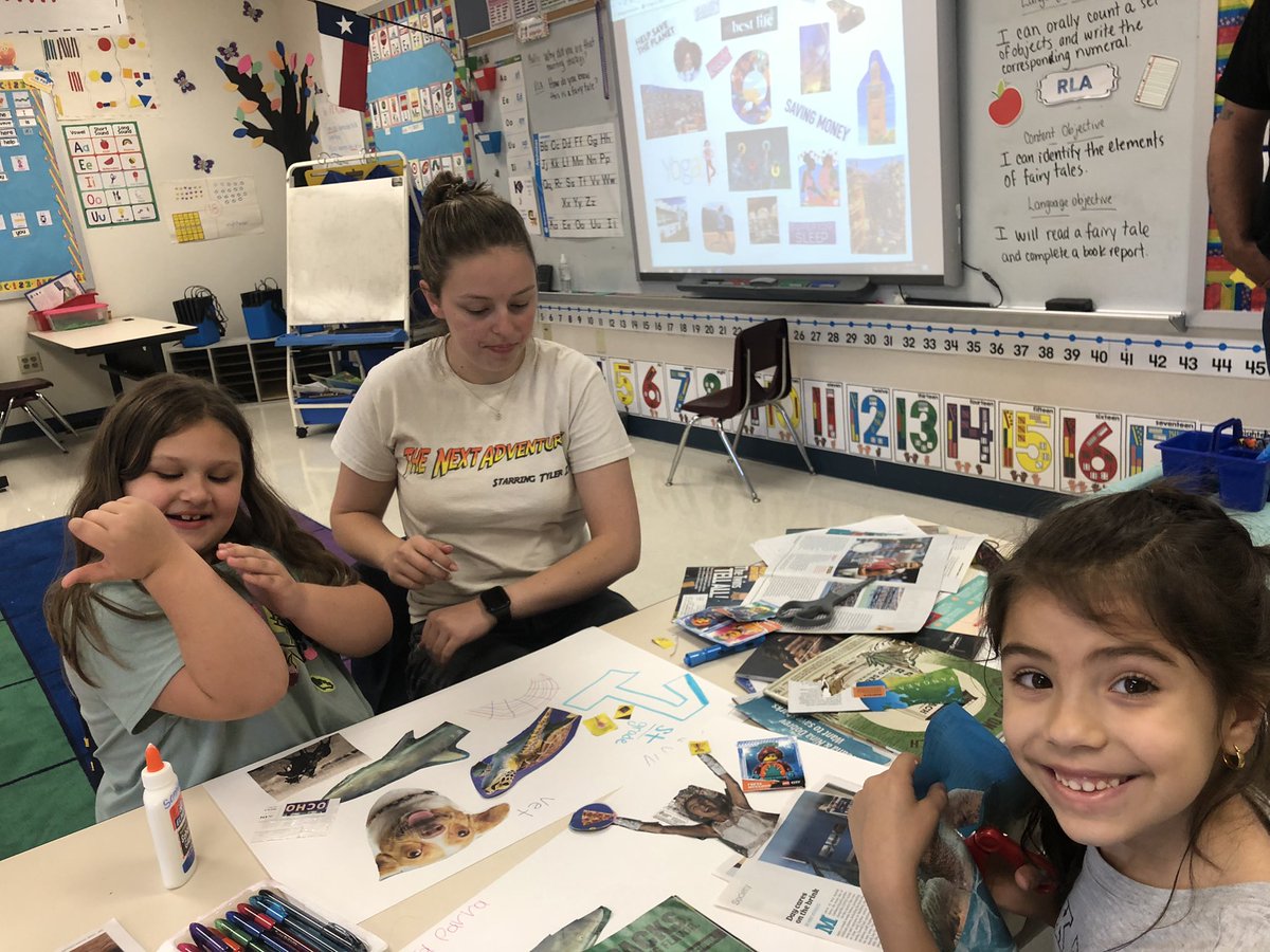 “Leader in me” night! Creating our vision board 💕