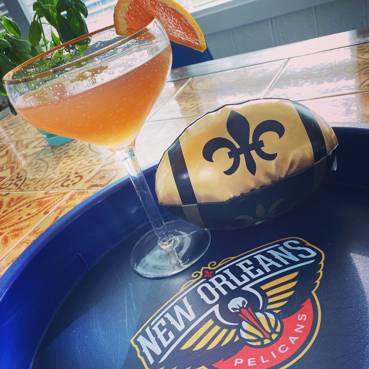 cpositerry's tweet photo. Big Nola sports night calls for craft cocktails and stress relief!!Let’s GEAUX!! 
❤️💙🏀🖤💛⚜️
#pelicansgameday #saintsdraft https://t.co/mbpJwESbWr