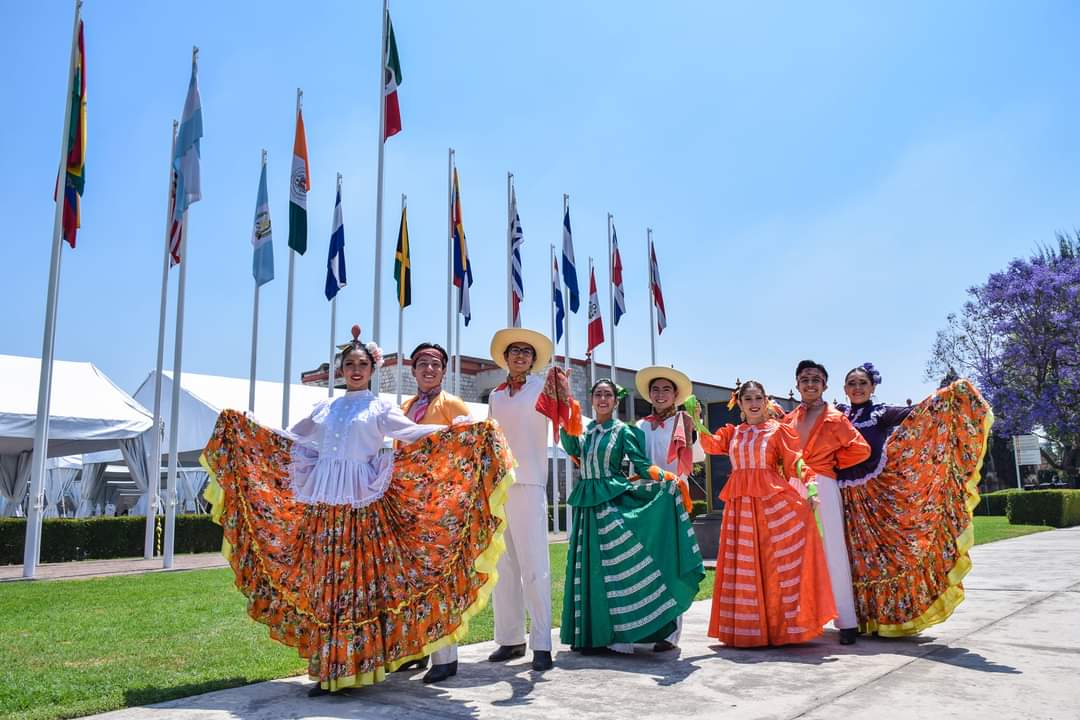 udlap's tweet photo. Disfrutamos del #UDLAPFest con compañerismo y alegría, durante todas las divertidas actividades.
¿Te lo perdiste? 💚🧡 https://t.co/dReg79C1G6