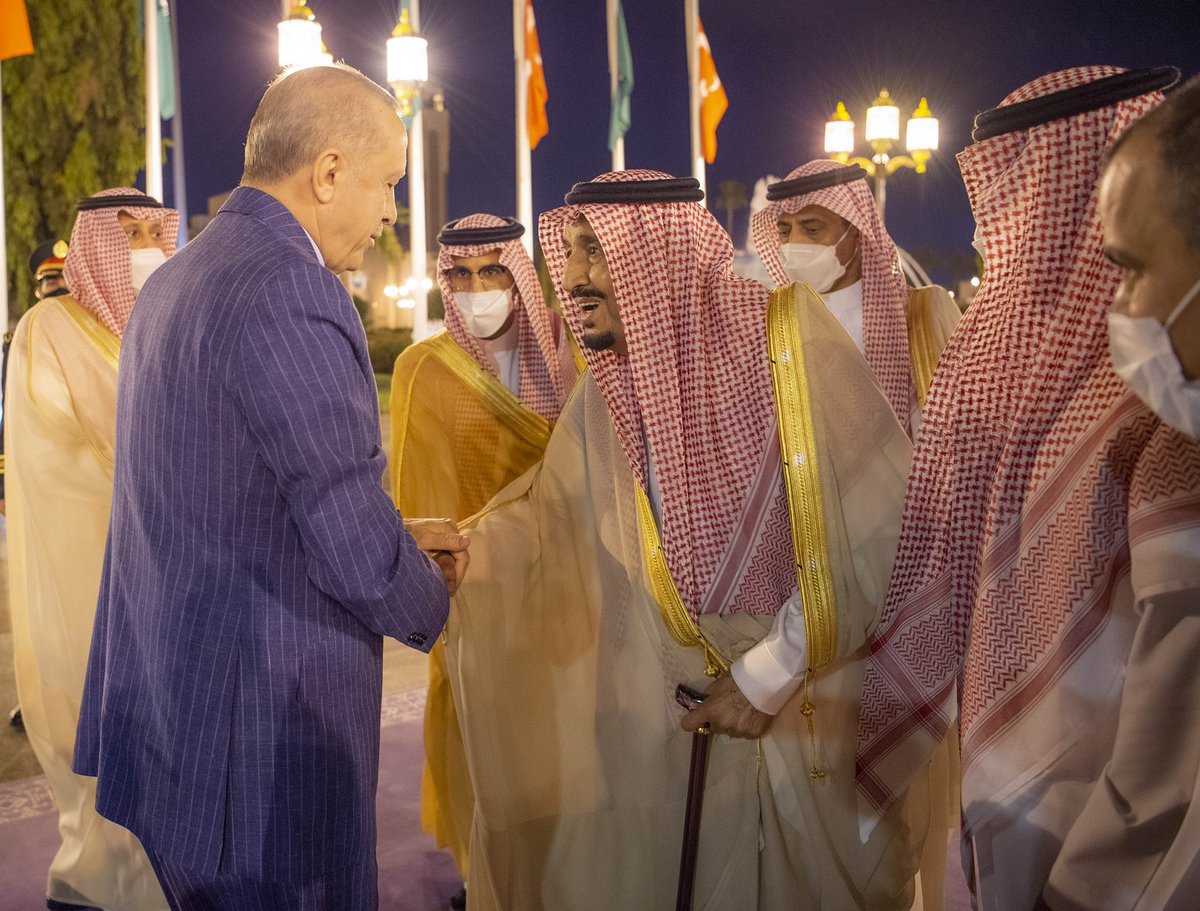 abdulrahman's tweet photo. حرص الرئيس التركي على زيارة السعودية ولقاء الملك وولي عهده حفظهما الله لتوطيد علاقات البلدين يأتي إيمانًا منه بحجم السعودية وتأثيرها في العالم وأنه لا يمكن لبلد كبير كتركيا أن لا يكون على علاقة متميزة بقبلة المسلمين وبلد الحرمين الشريفين والقوة الإقتصادية الكبرى فأهلًا بفخامته https://t.co/wyMRgZh08F