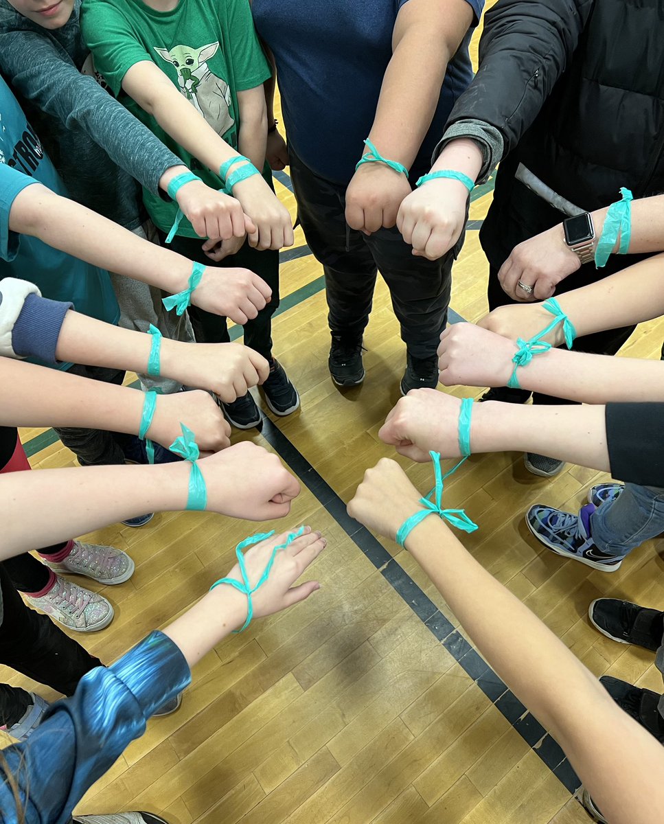 grade6stmary's tweet photo. Celebrating the strength of the military child today! #tealup https://t.co/nesdHiuIGK