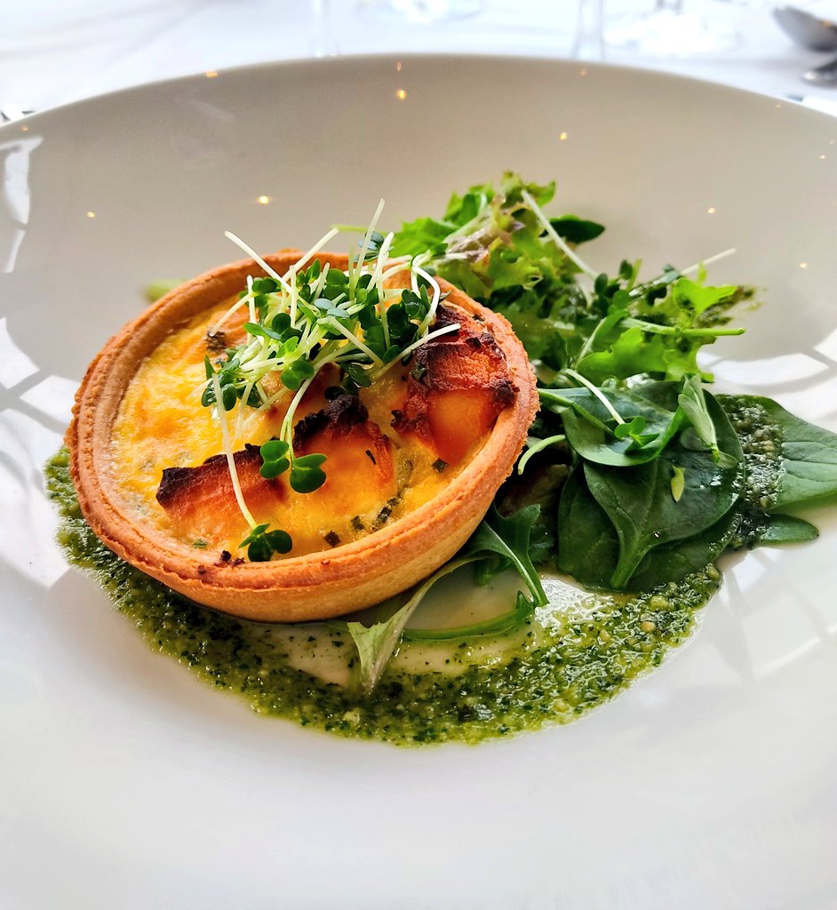 theculinarycelt's tweet photo. Beautiful meal in great company here this evening @mullingarpark with so many inspiring ladies. #acorns7 https://t.co/jHAcC5KUki