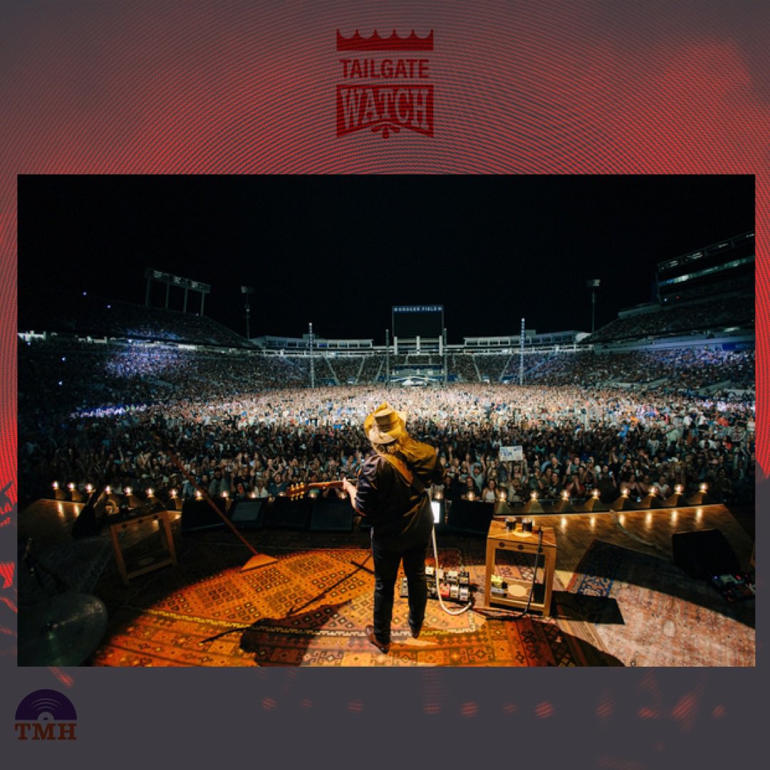 MorningHangover's tweet photo. #TailgateWatch #FrontOfTheHouse @chrisstapleton “A Concert for Kentucky” stadium show raised over $1 million for the Outlaw State of Kind Hometown Fund. Held this past Saturday night, the sold-out event was the first concert ever held at the University of Kentucky’s Kroger Field! https://t.co/zSA8PBZe2x