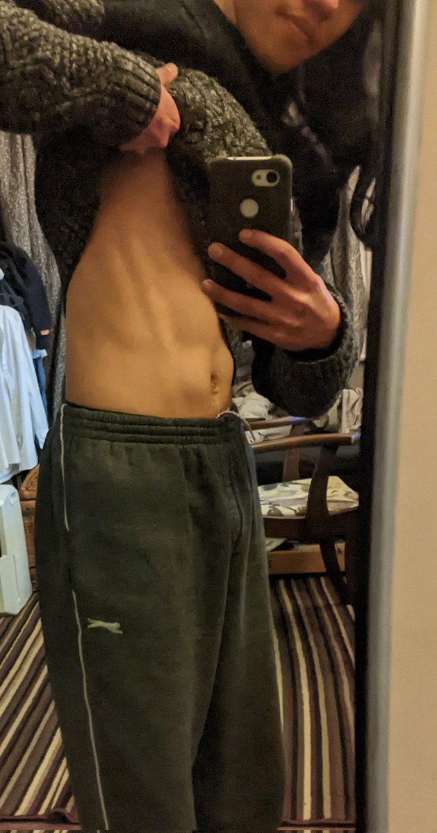 projected_man's tweet image. Ouchie