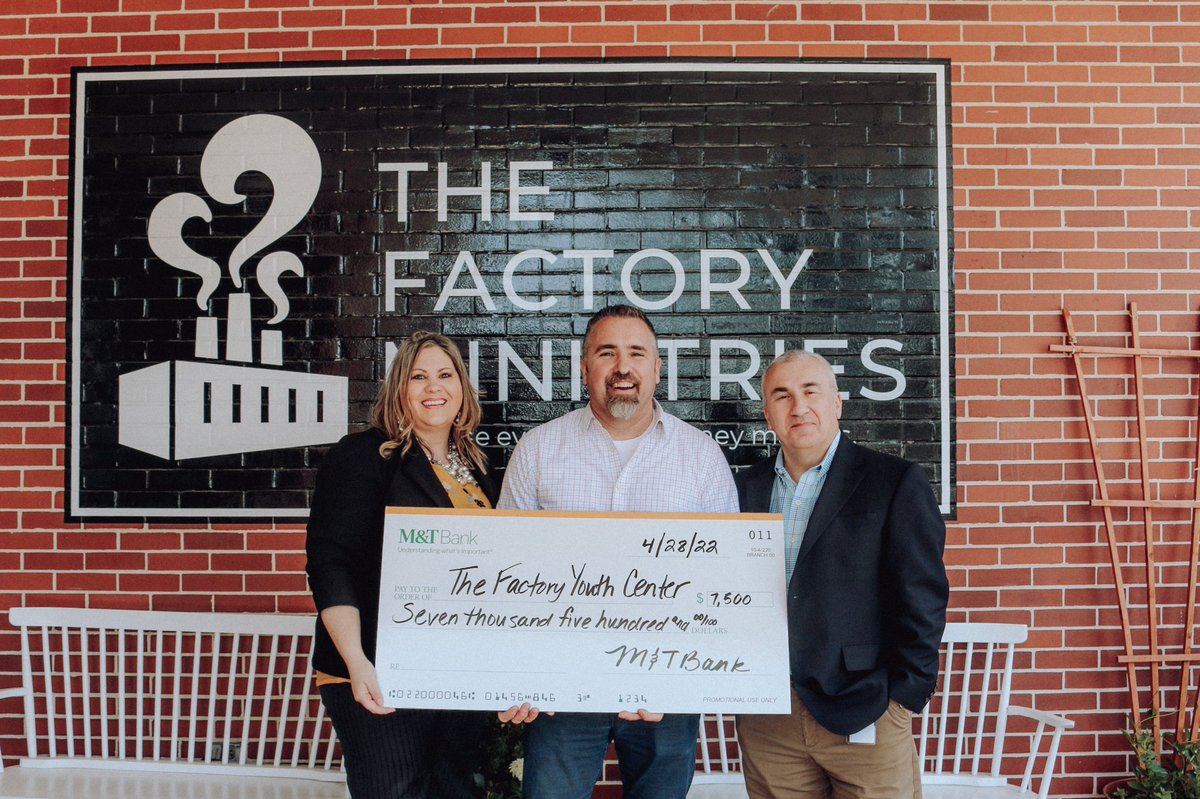 TheFactoryPA's tweet photo. Thank you @mandt_bank for this big check doing big things in Pequea Valley. Thank you for investing in our Youth Center. 

Thank you for empowering individuals, connecting resources, and building community. 

#generous #bigchecks #empowerconnectbuild https://t.co/gmi5fBLdie