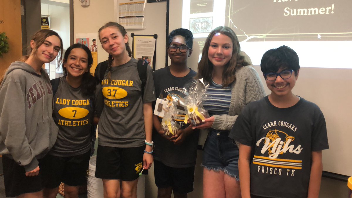 mardmar67's tweet photo. Thank you Frisco’s  @nothingbundt Lebanon location for their generous gift of individual treats for our Clark MS NJHS leadership team! By partnering with us, we can celebrate these sweet kids! @ClarkMSCougars https://t.co/fp2RKpkKnE