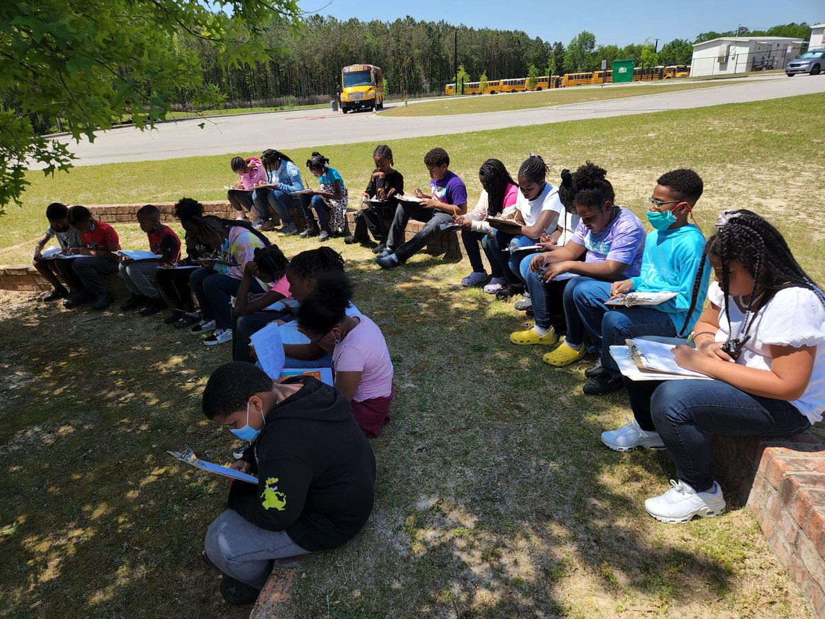 MrsRRoadrunners's tweet image. The weather was perfect for the Leading Lions to collaborate on a real world math hunt utilizing the outside classroom space and enjoy a treat @Killian_STEAM #mathoutside