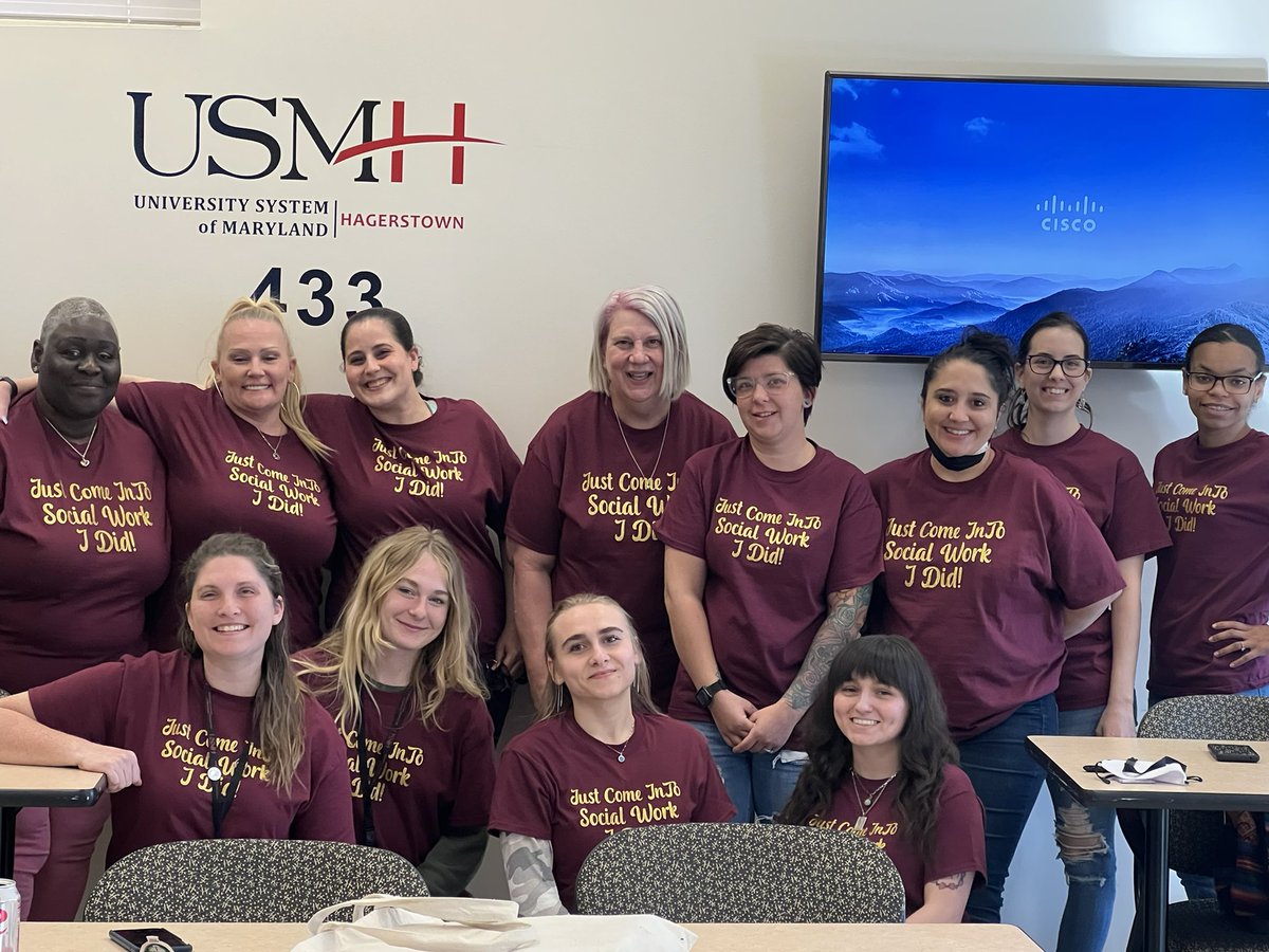 professoranne's tweet photo. These future SW’ers are going to rock it!! Thank you all for a terrific semester and year!! https://t.co/SjcgonOBaT