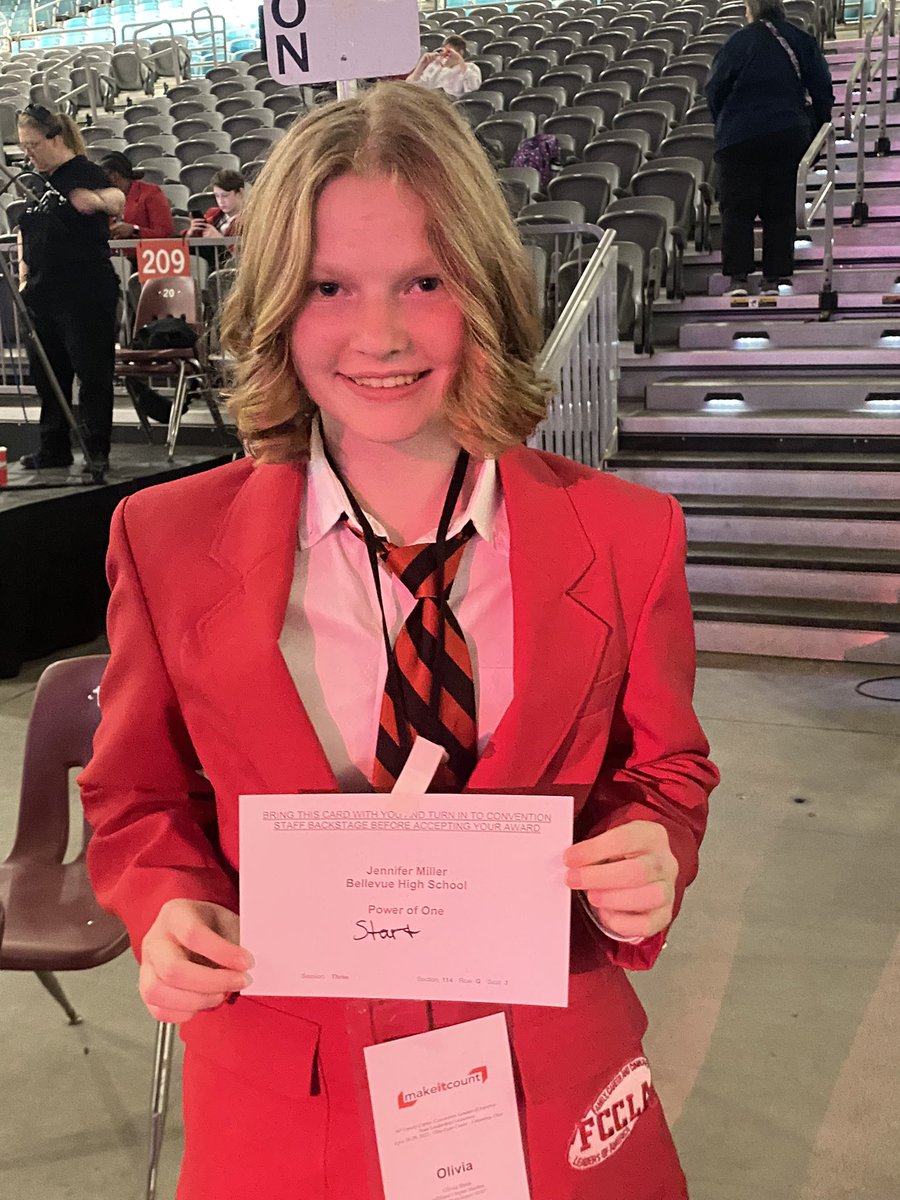 MrsMartin_FCS's tweet photo. @BellevueFCCLA is here at Ohio FCCLA SLC. Memphis/Gavin and Olivia competed earlier today and Noah represented us to get the Go for the Red award. We also got to see  a BHS alum - Adriana! https://t.co/76OEXnEV2r
