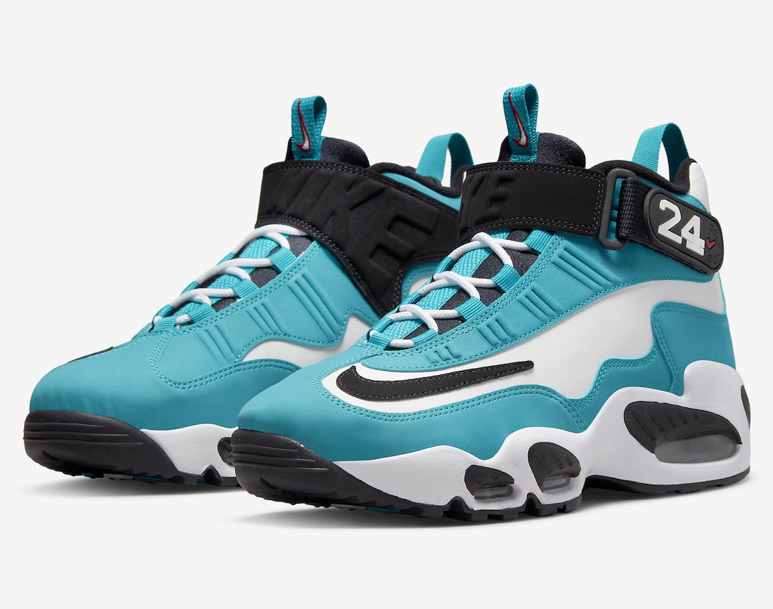 SBDetroit's tweet photo. Nike Air Griffey Max 1 "Aquamarine" Releases May 12th 🌊 https://t.co/7jqBu8RVDa https://t.co/KsQSe4Pc0y
