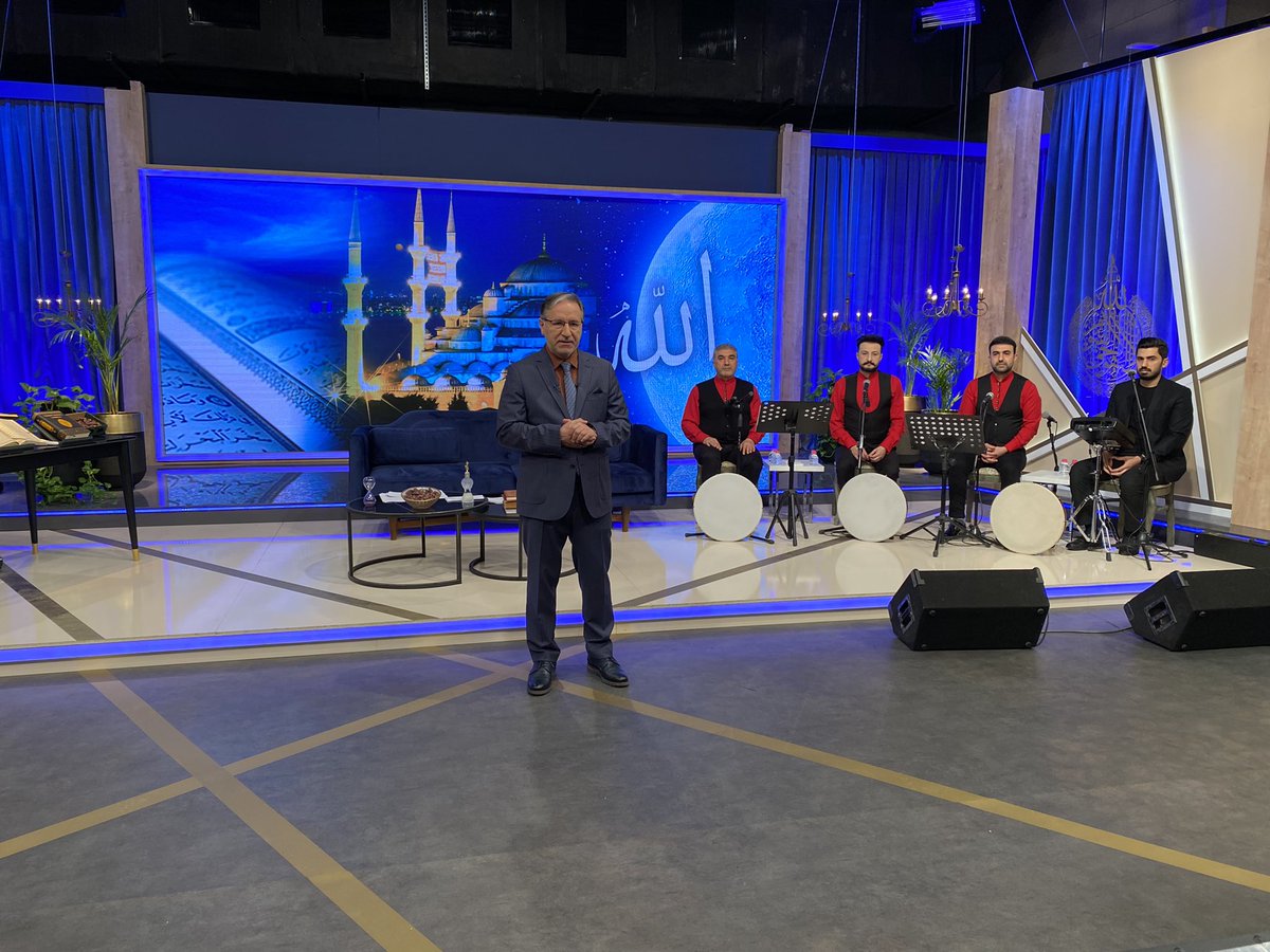 muhabbet_kapisi's tweet photo. Sahur vakti ile @kanal7 ekranlarındayız. Bugün evlilik ve mutlu bir yuva üzerine konuşuyoruz. Grup dergahta yine birbirinden güzel ilahileriyle bizlerle. #Ramazan #Sahur https://t.co/S6e0ZCjEfa