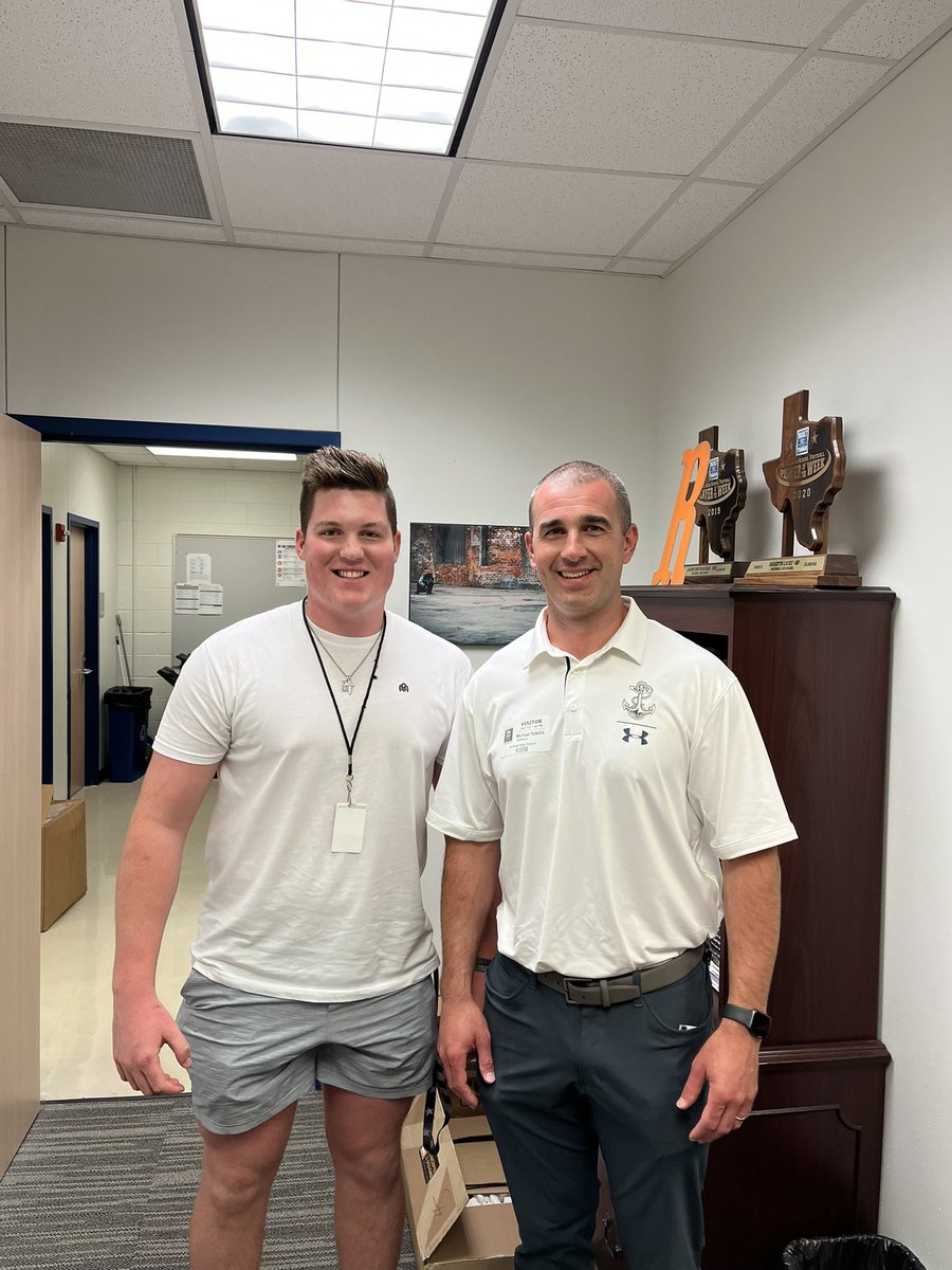 kye_cavin's tweet photo. Thanks for coming down to Rockwall @NavyCoachYo! Loved hearing about @NavyFB and can’t wait to talk more in the future. @rockwalljfndfb @Prep2Play https://t.co/f3J5nfzFjt