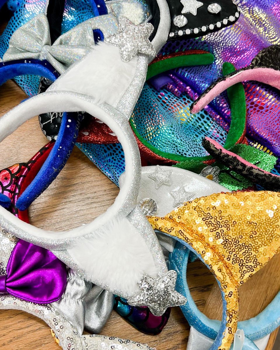 whitneyEVEport's tweet photo. I’m designing the cutest sparkly ears for @GreatWolfLodge!!!  We're partnering to create a special edition 25th birthday-inspired wolf ear headband and ALL proceeds made from each one will go to @StJude, a charity very near and dear to my heart #ad https://t.co/59Mgpe9EAi