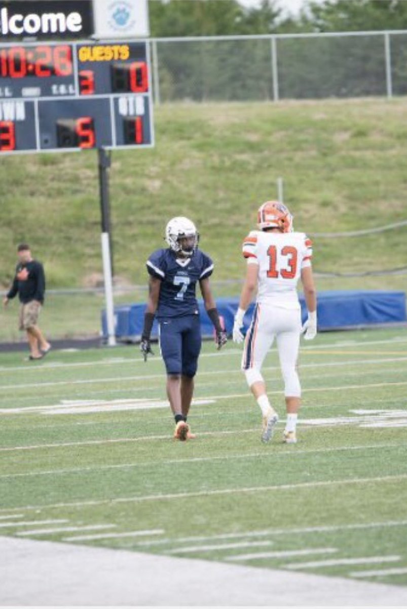 PotomacFootbal's tweet photo. Happy Birthday to Potomac Alumni @Rockstar_Otto #Bluebood 🎉🎉 https://t.co/75DD9mBz1e