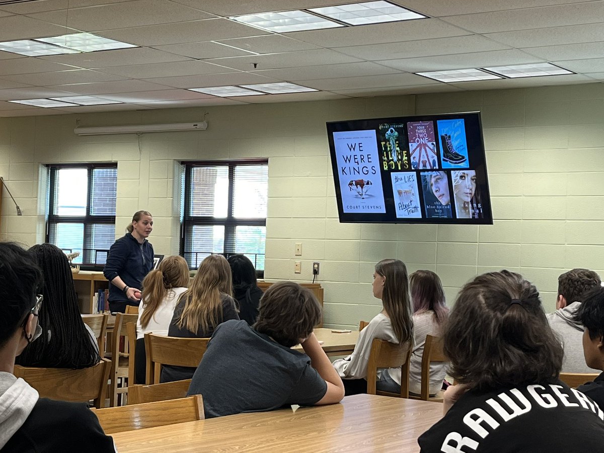 GHSGatorLibrary's tweet photo. Awesome to hear Court Stevens speak to our students. An author and an amazing speaker, who happens to work in our very own front yard! @Quartland @warrencountypl https://t.co/YXts73cti4