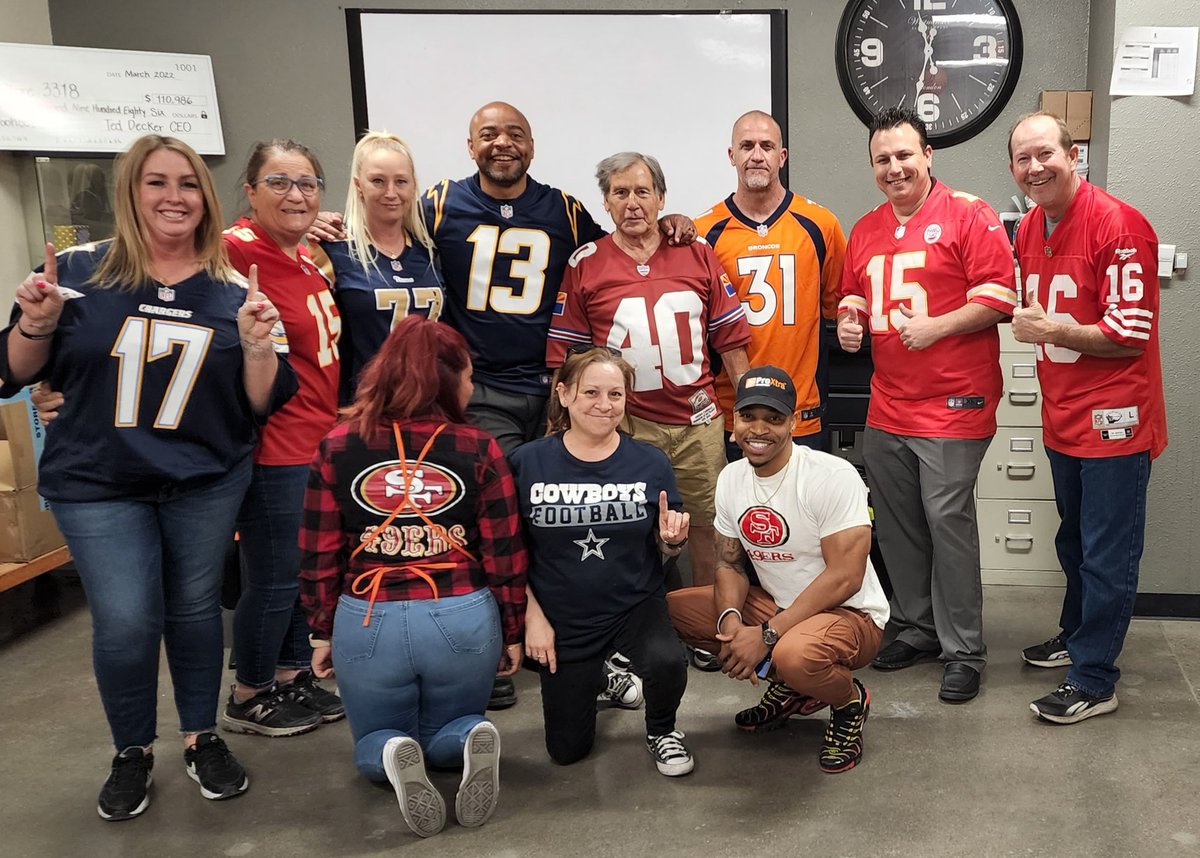 NFL Draft Day At 3318!! Who's Your Team!! @MarkSaltarelli <a href="/J_L_DRAPER/">Jason Draper</a>