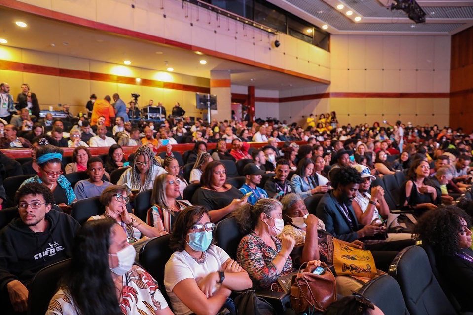 FavelaFundos's tweet photo. Arrasta para o lado e vem conferir esse #tbt da Expo Favela!

@celsoathayde 
@favelaholding 
@favelafundos 

#expofavela https://t.co/qCAKtuQ8RV