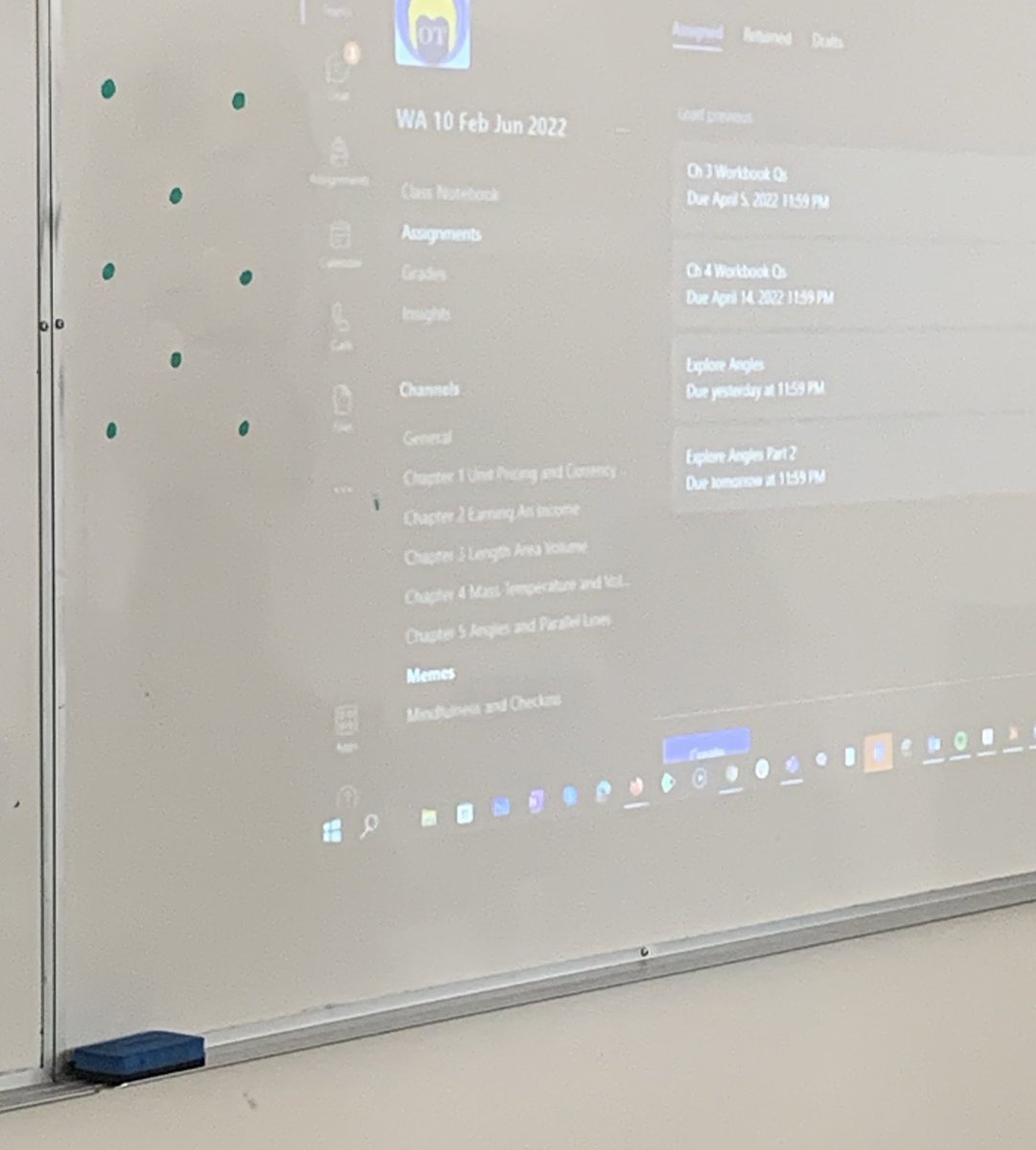 vendi55's tweet image. Thanks @howie_hua had a great conversation in our #thinkingclassroom cantered around 8 dots. Everyone got 8 but the ways Ss grouped and counted made for a great discussion. #rcsdthinks