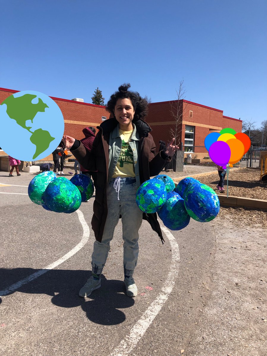 CurlsSarah's tweet photo. Paper Mache in Kindergarten! Gooey paste and sculpting, what’s not to love? #Kindergarten #education #thearts #kidsart #sensoryactivities #finemotorskills #EarthDay2022 https://t.co/NfbtlIiMnx