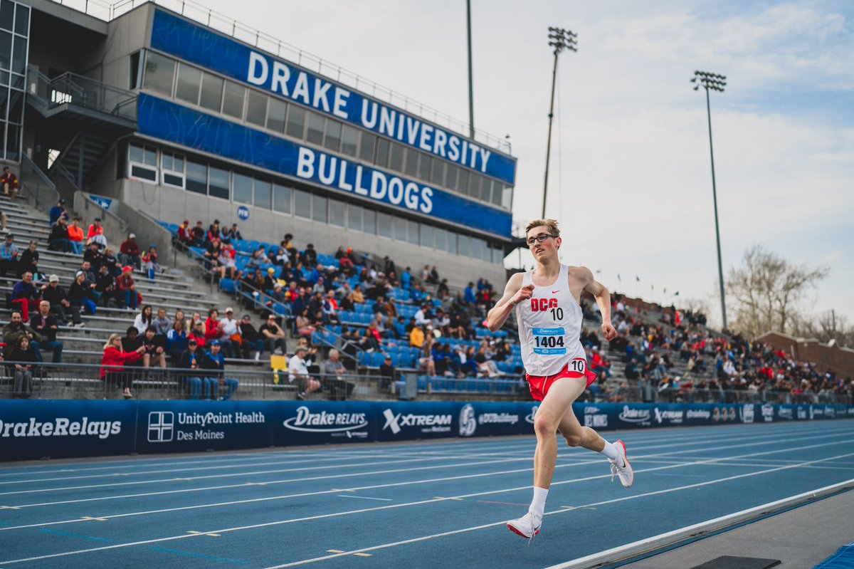 🔷 DRAKE CHAMPION 🔷

3200 - 8:58.25
All Time Drake Relays Record
4th in Iowa All Time

🐐