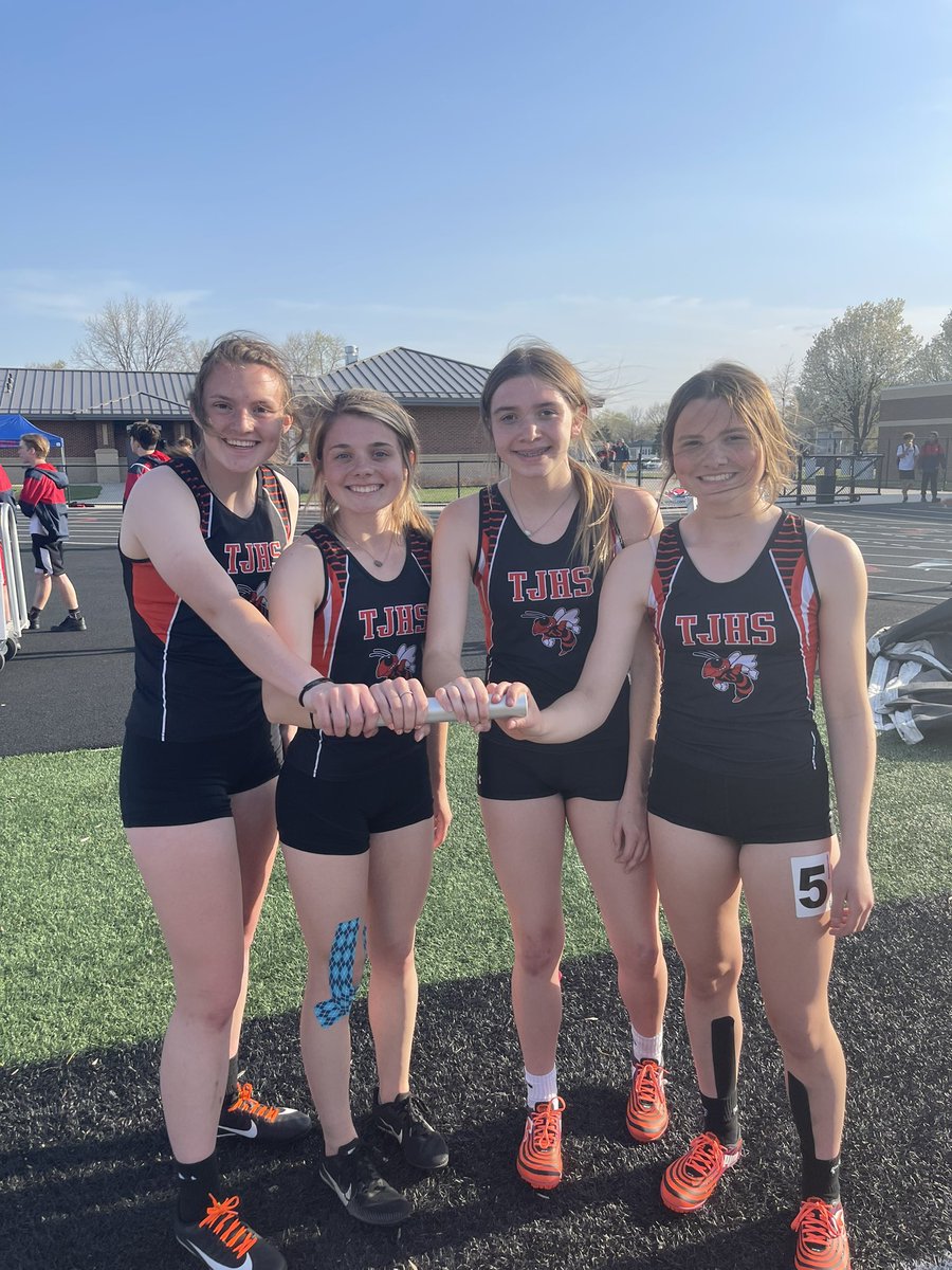 CB Relays were great! Top spots were Shaeley 3rd in the long jump, Ali 4th in the 400 hurdles, and the winning 4x4 team of Lexi to Rylee to Shaeley to Makena.