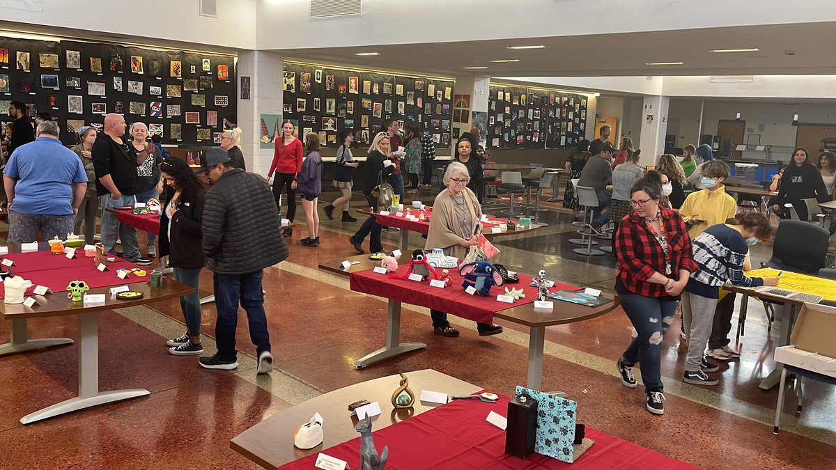 Kicking off our annual art show and awards ceremony post COVID. Love celebrating with our kiddos <a href="/RogersNTHS/">RogersNTHS</a> #backtonormal