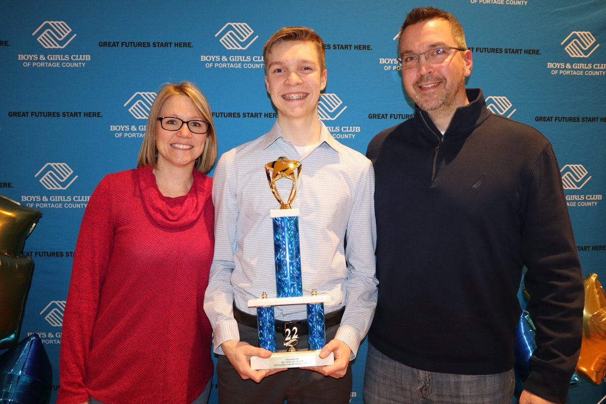 At the end of April, the Youth of the Year Banquet was a wonderful event to celebrate Club members' and staff's accomplishments throughout 2021-2022. 

Congrats to 
🎉 Ethan Richter, Olivia Scheid, Hayley Entzminger, and Mikayla Kleifgen! Read more below:
bgclubpc.org/post/recgl2VRH…
