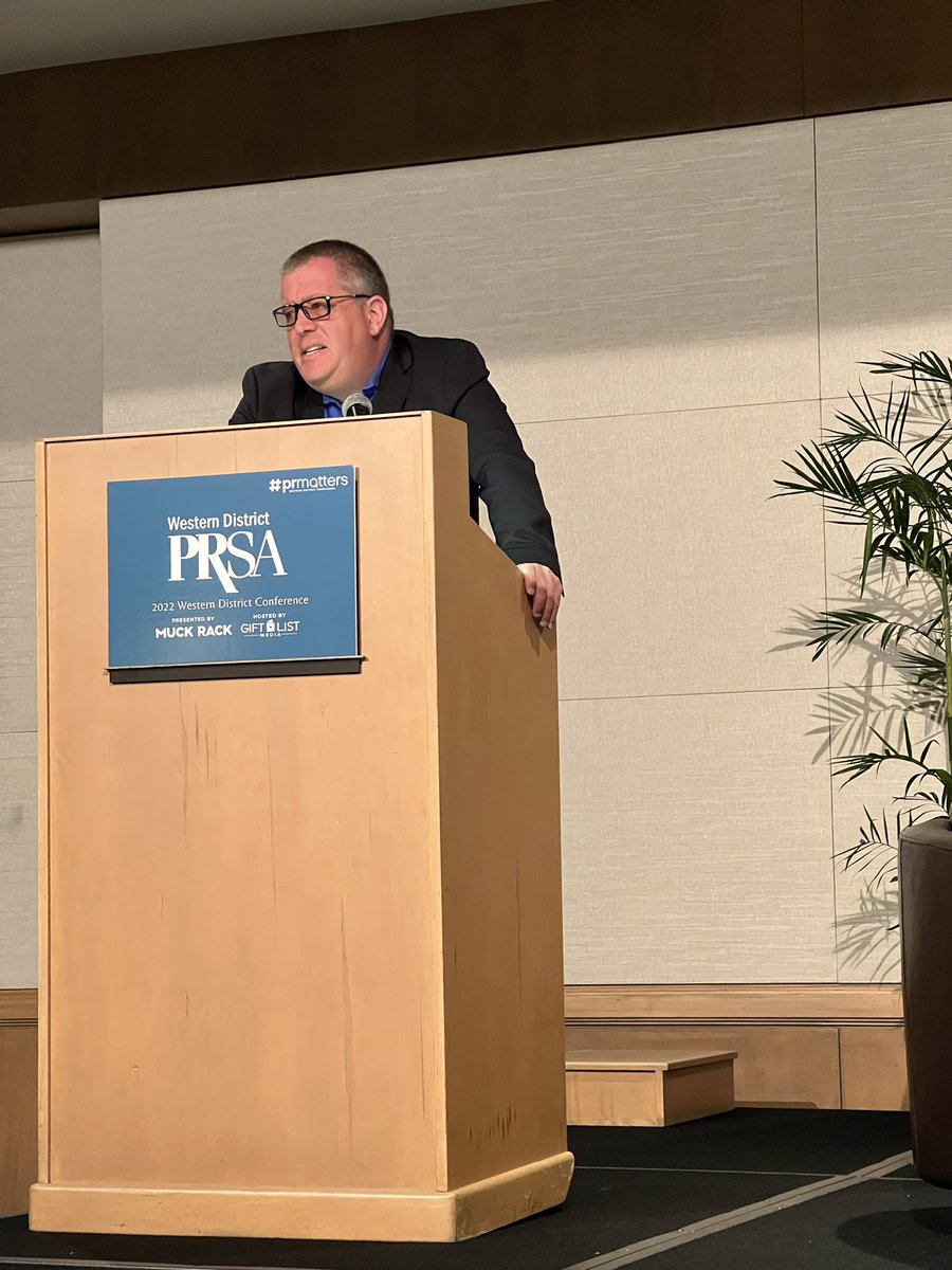 Aloha - kicking off #PRSAWDC with the one and only <a href="/petershankman/">Peter Shankman</a>! #prmatters