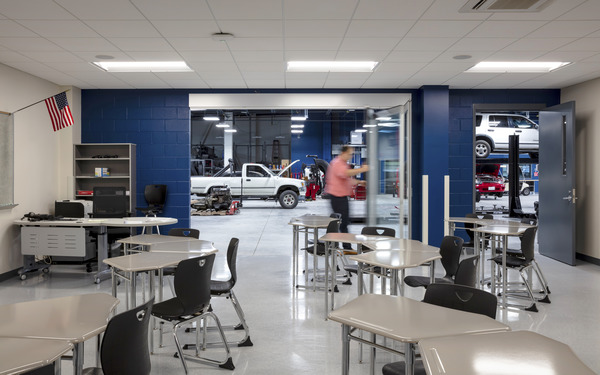 CorganInc's tweet photo. The Barbara Jordan Career Center has been awarded Outstanding Project in Learning by Design’s Spring Showcase. Corgan partnered with @HoustonISD to create a place for students to become the next generation of innovators and entrepreneurs. https://t.co/5bQ1knoa4I #education #CTE https://t.co/7pbcibytrw