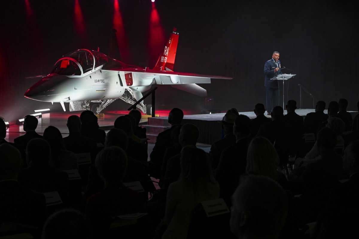 Air Force rolls out first of 351 T-7A Red Hawk training aircraft dedicated to famed Tuskegee Airmen 
 ow.ly/W2vJ50IUPrp