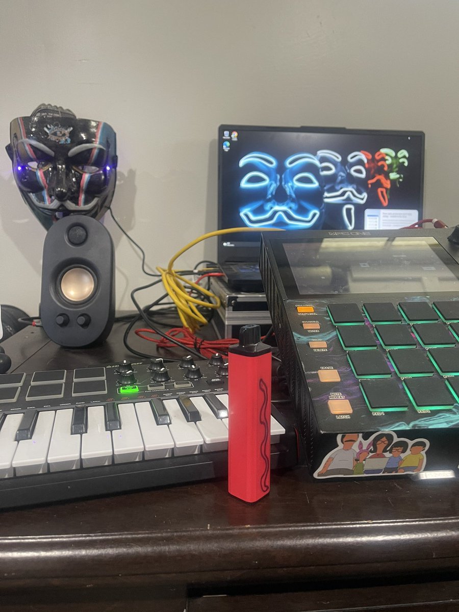 Allcapz79's tweet photo. #anonymous #hacktavists #v #beatmaker #producer #artist https://t.co/rQDM61r0XI