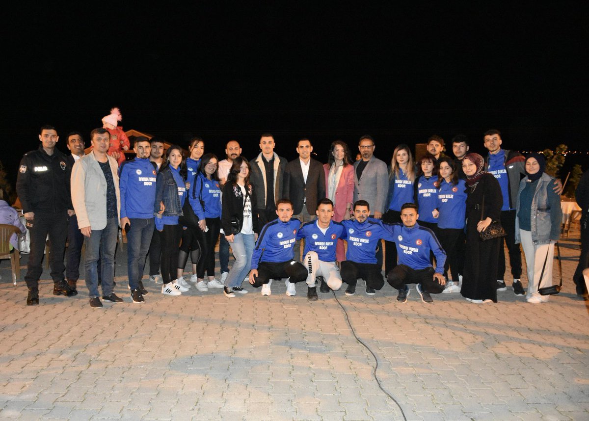 Sayın Kaymakamımız Mevlana Kürkcü SHMYO’nda düzenlenen iftara konuk oldu. 
Okul Müdürü Pelin Palas Karaca, İlçe Protokolü ve Öğrencilerimizle bir araya gelen Kaymakamımız Voleybol Turnuvasına katılan kız ve erkek voleybol takımlarıyla hatıra fotoğrafı çektirdi.