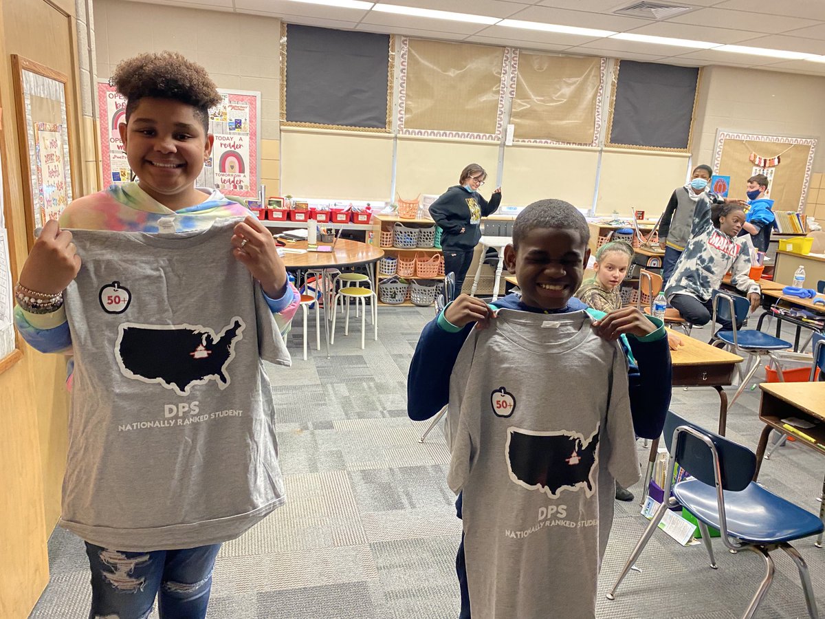 Mstewart_2u's tweet photo. Excited to see two of my mentees earned their shirts ⁦@JeffDase⁩ ⁦@DPS61Decatur⁩ ⁦@SuptDPS61⁩ #DPSLetsGo https://t.co/Q58yRMXuCc