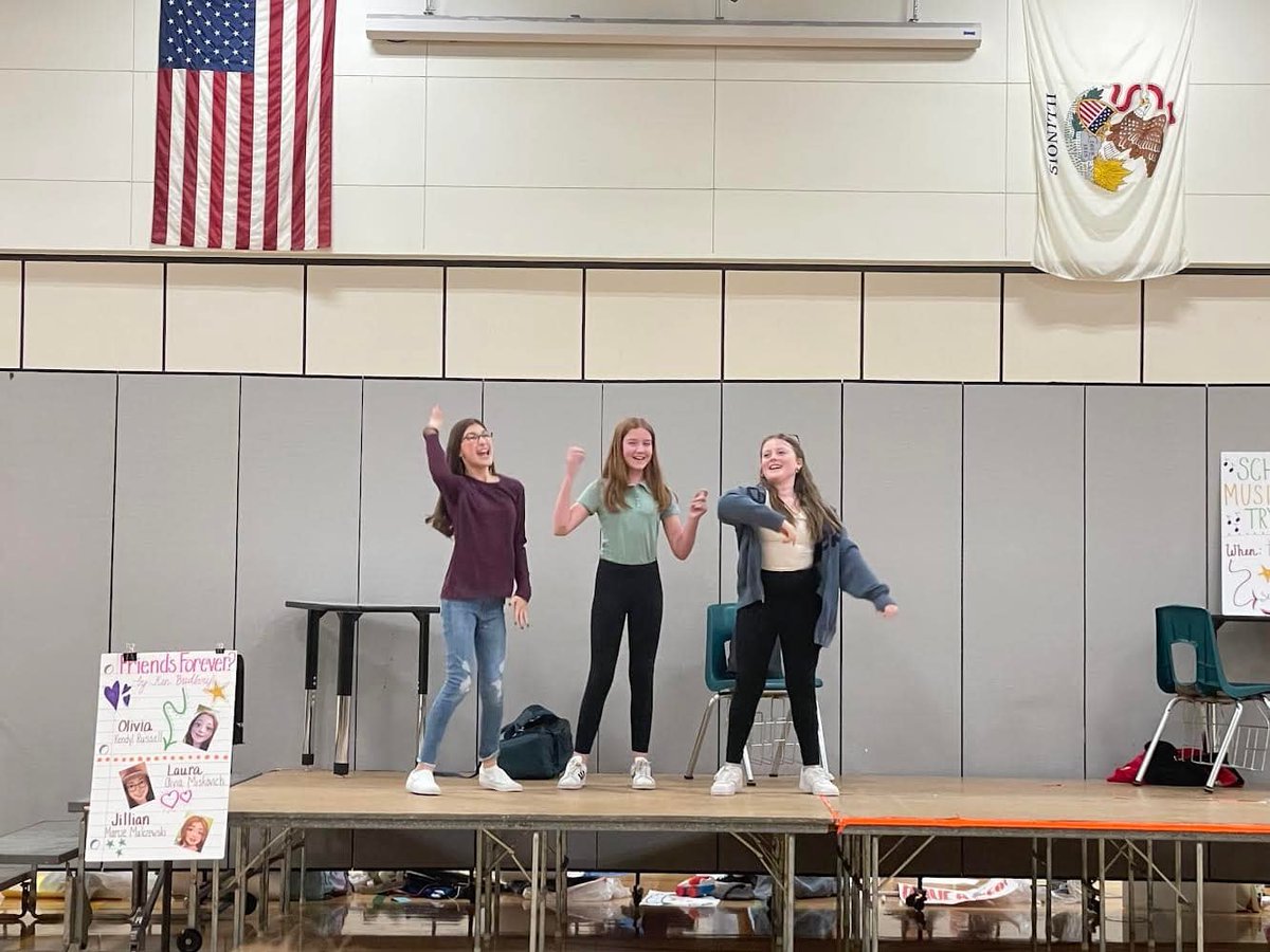 Homer33c's tweet photo. The 5th and 6th graders in Hadley’s Drama Club gave their final performances last week. All of the performers did a fantastic job memorizing their lines and we’re so proud of them! #Every33CDayCounts #NoPlaceLikeHomer https://t.co/XguIfc6mzR