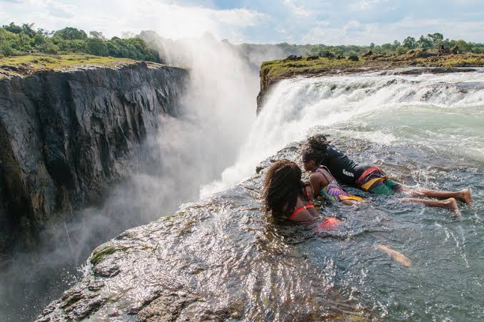 AfricaFactsZone's tweet photo. Zimbabwe is one of the best countries to visit for tourism in Africa. https://t.co/pfQBOG4AR8