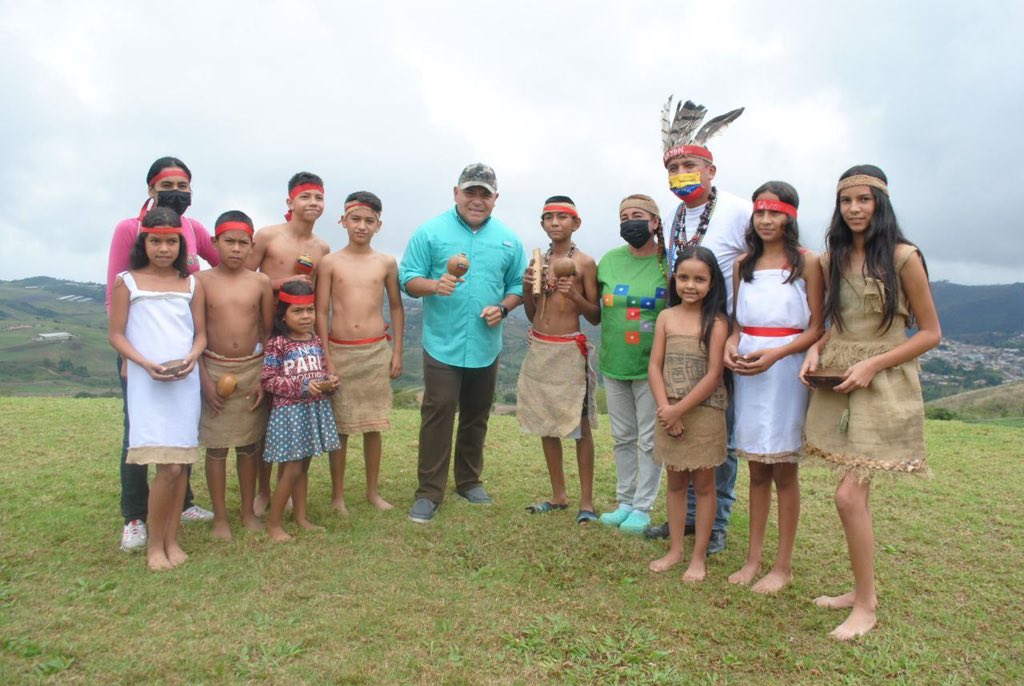 AdolfoP_Oficial's tweet photo. #28Abr Compartí una experiencia cultural con representantes de la tribu Gayón. Niños y niñas que mantienen las tradiciones de nuestros originarios. https://t.co/GY6GD59mHX