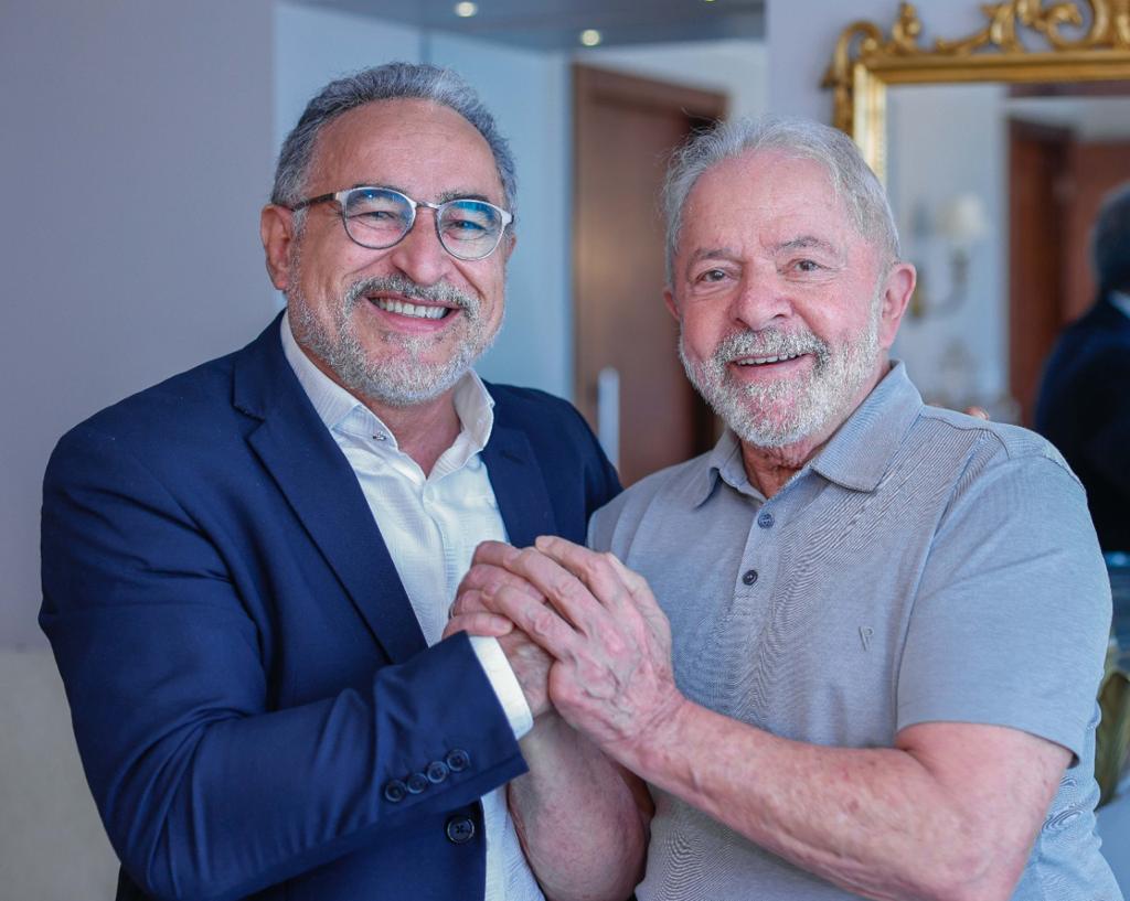 EdmilsonPSOL's tweet photo. Fui recebido hoje, com muito carinho, pelo ex e futuro presidente, Lula, e declarei minha decisão de apoiar a sua pré-candidatura, para livrar o país do atraso, da carestia e da violência contra os povos da Amazônia. https://t.co/OiqYksChV0