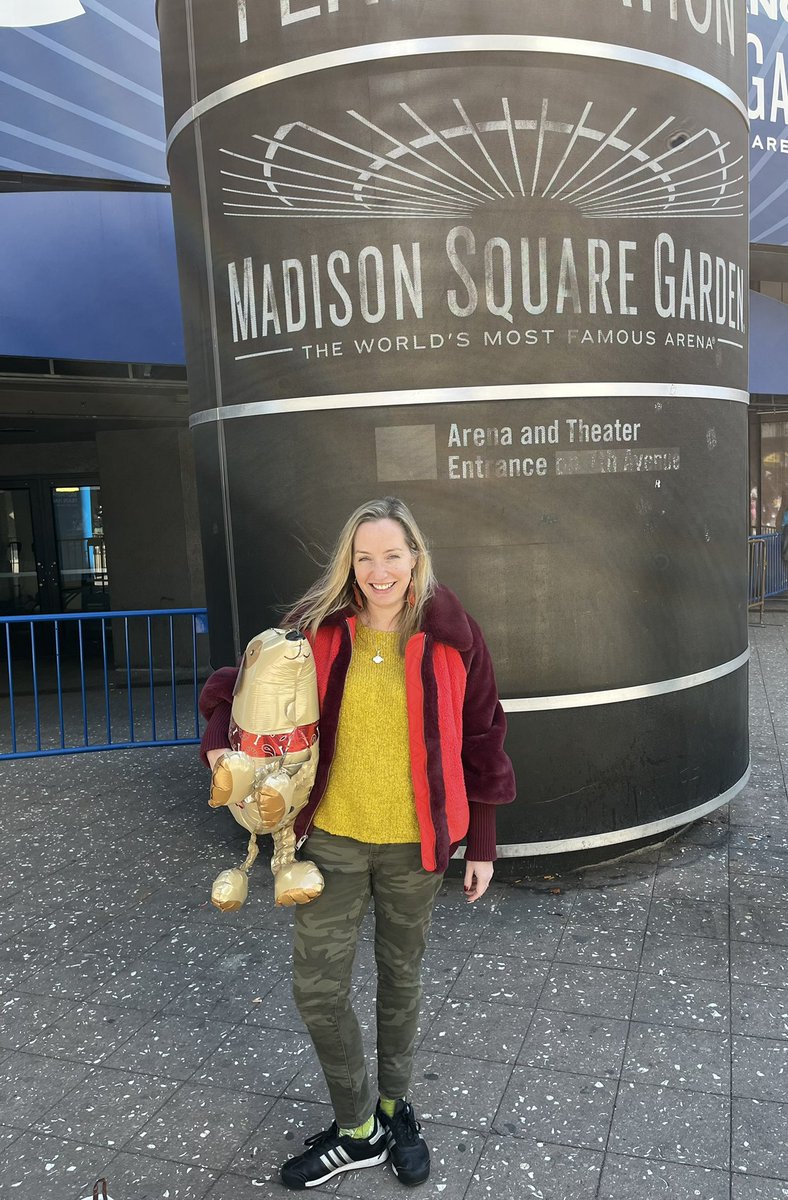 nycjamgal's tweet photo. Such a beautiful day out, I decided to take my #Phish #Petrichor dog out for a walk. #DogLog #TheGarden ⭕️ https://t.co/JulunxbCt0